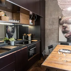 https://ponte-vecchio-luxury-and-stylish-apartment.it-tuscanyhotel.com