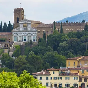 https://a-postcard-view-in-a-vintage-apartment.it-tuscanyhotel.com